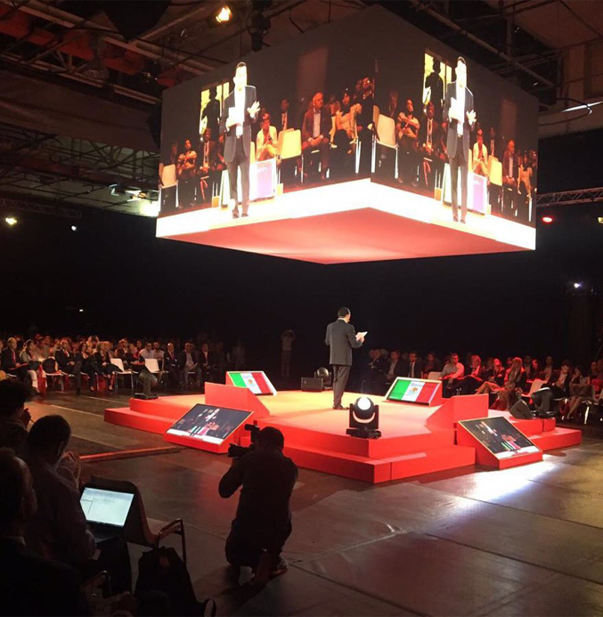 led screen on stage - LEDSINE
